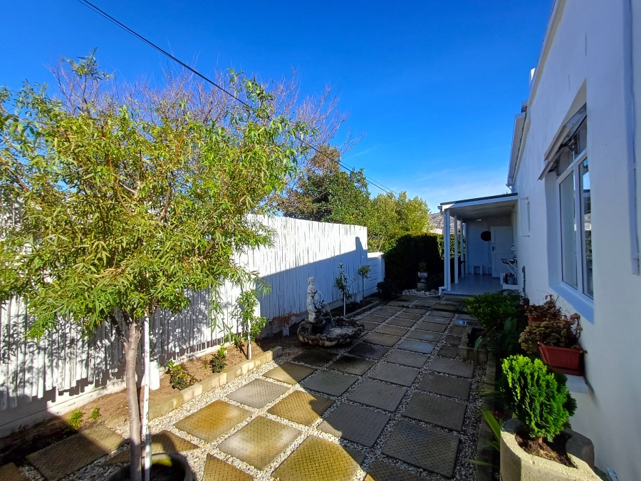 2 Bedroom Property for Sale in Palmiet Western Cape